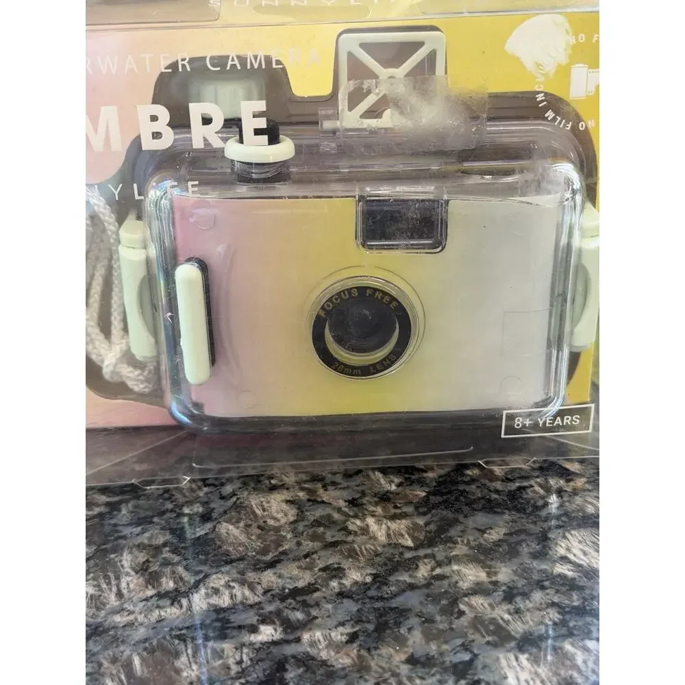 NEW Sunnylife Sea Seeker Ombre Underwater Camera Waterproof 35 MM Vacation Fun